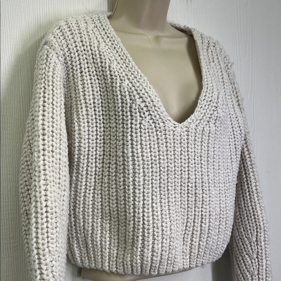 H&M - Ivory Chunky Knit V Neck Long Sleeve Boho Crop Sweater Size Small - Picture 3 of 9
